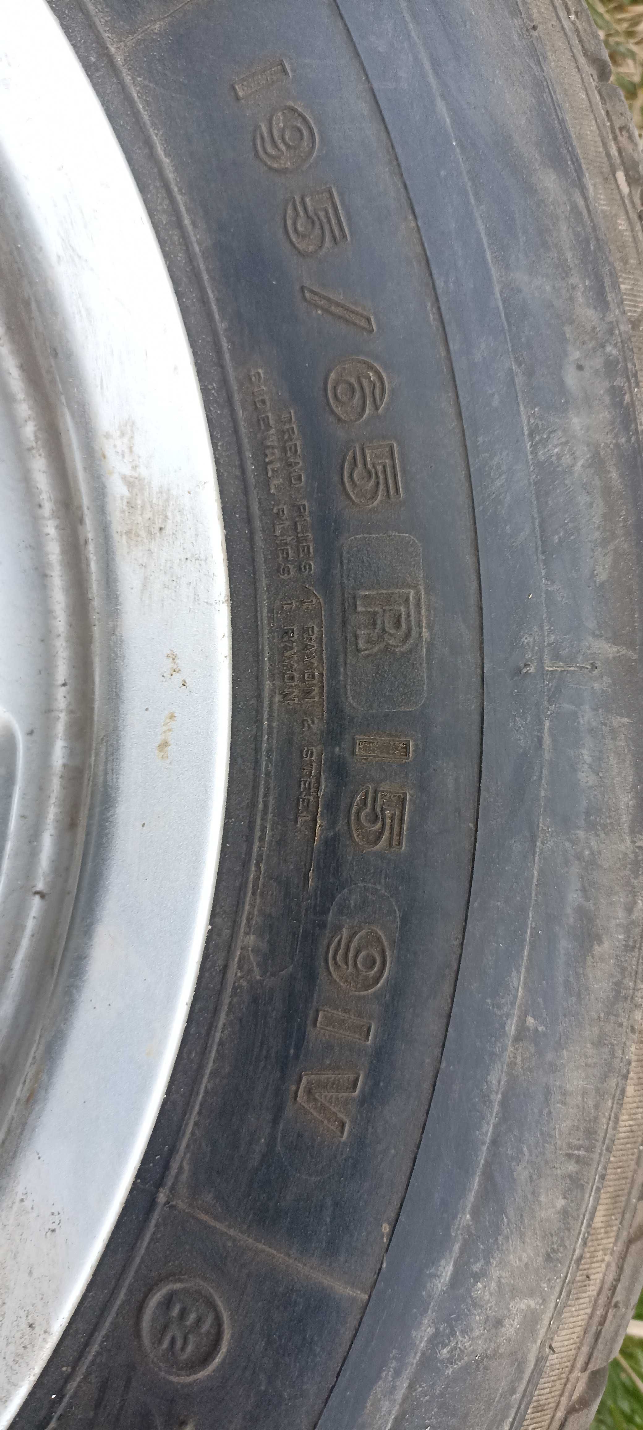 Janta Audi A4 , plus Anvelopă aproape nouă