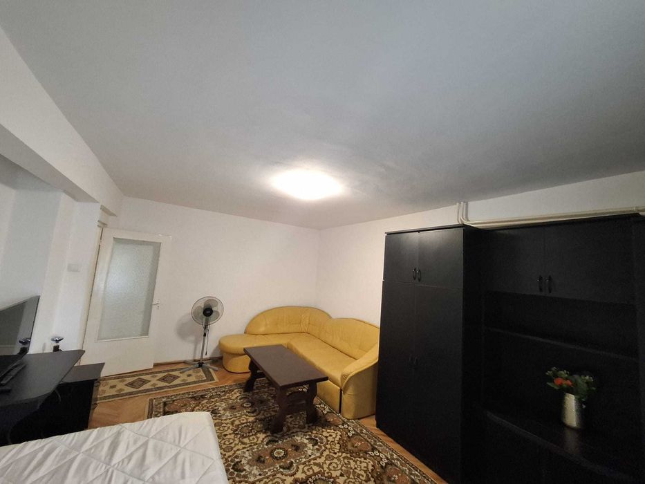 Inchiriez apartament spatios cu o cameră in Oradea, Dimitrie Cantemir