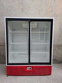 Продам большой витринный холодильник!