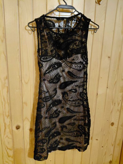 Малка черна рокля