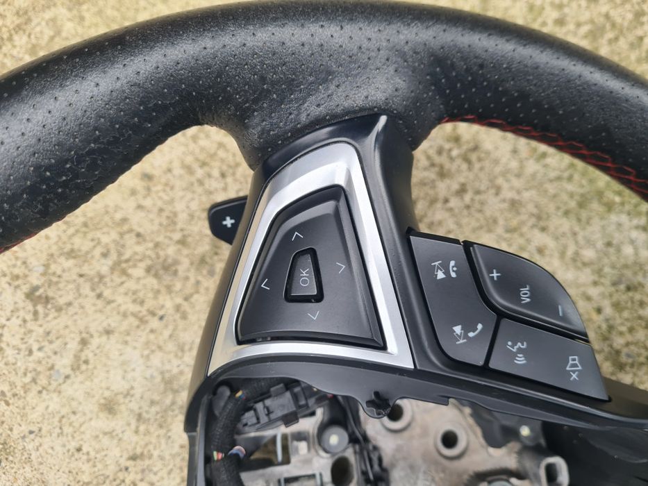 Volan ford mondeo Mk5 cu comenzi și padele