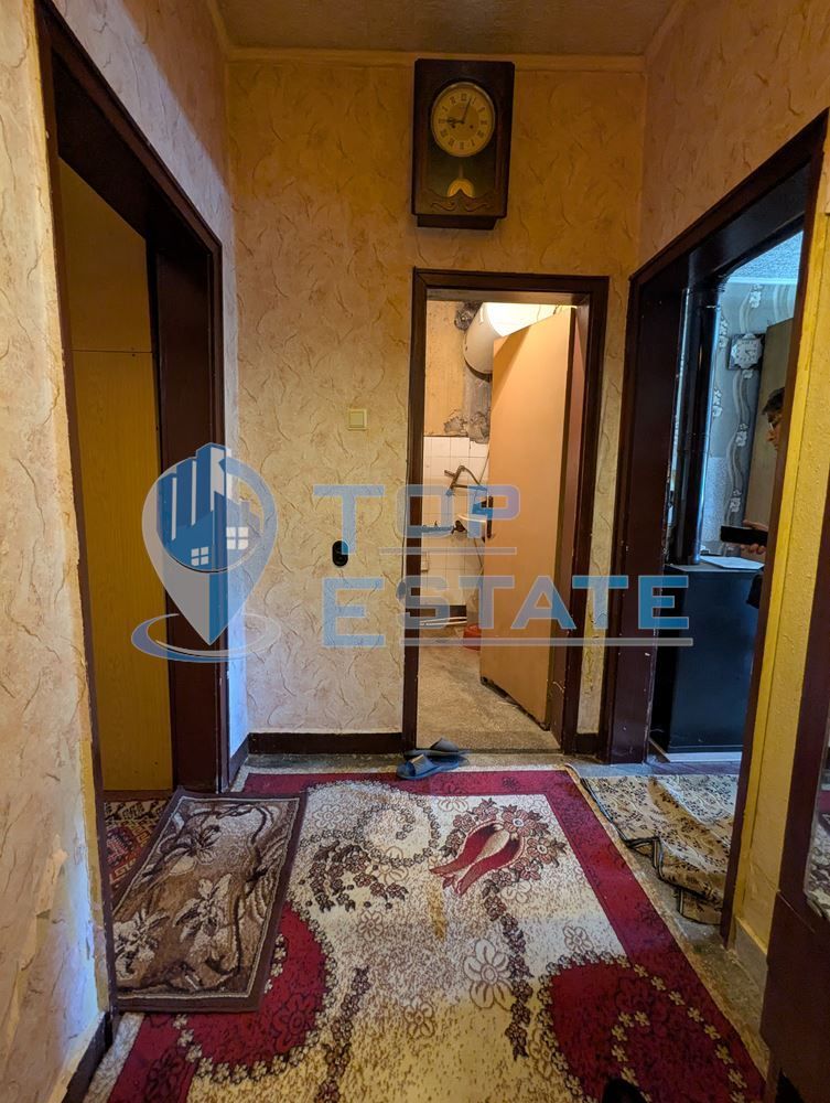 Гарсониера в тухлена сграда в близост до центъра на град Горна Оряхов