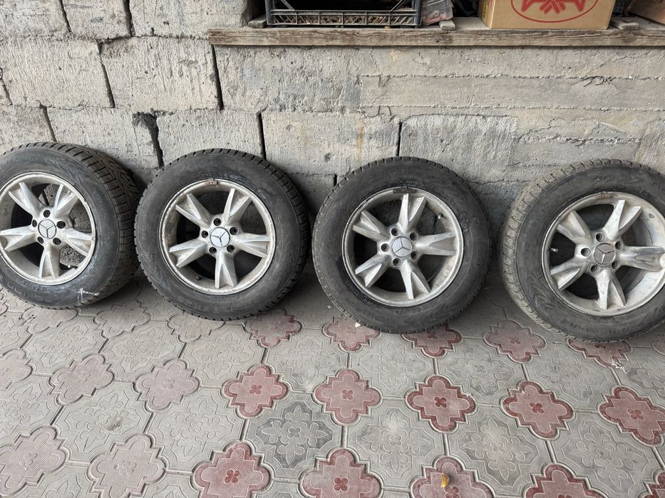 Диски с зимней резиной NOKIAN на Мерседес