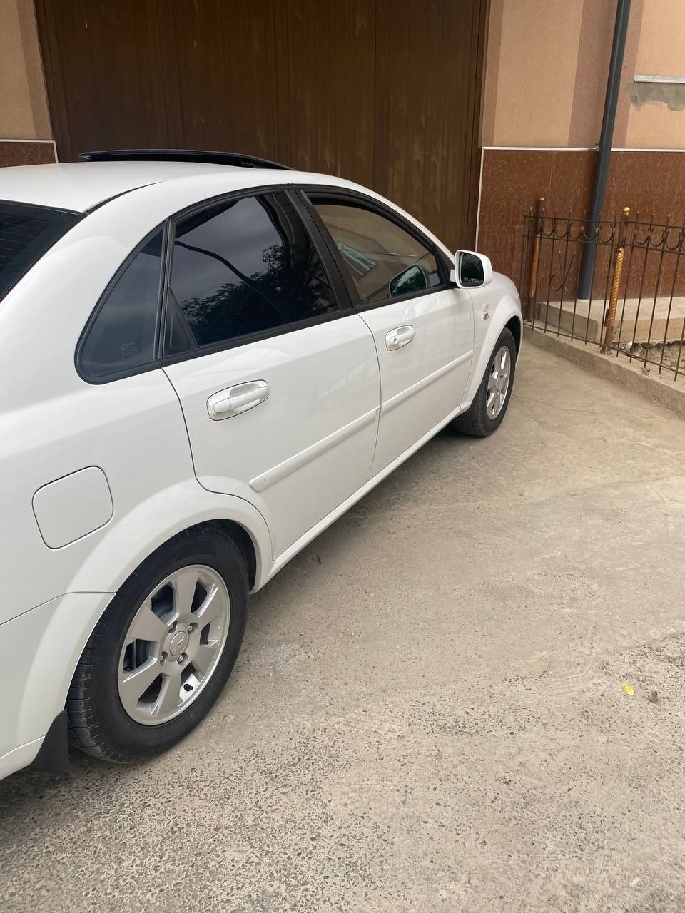Chevrolet Lacetti Gentra 2021 ideal