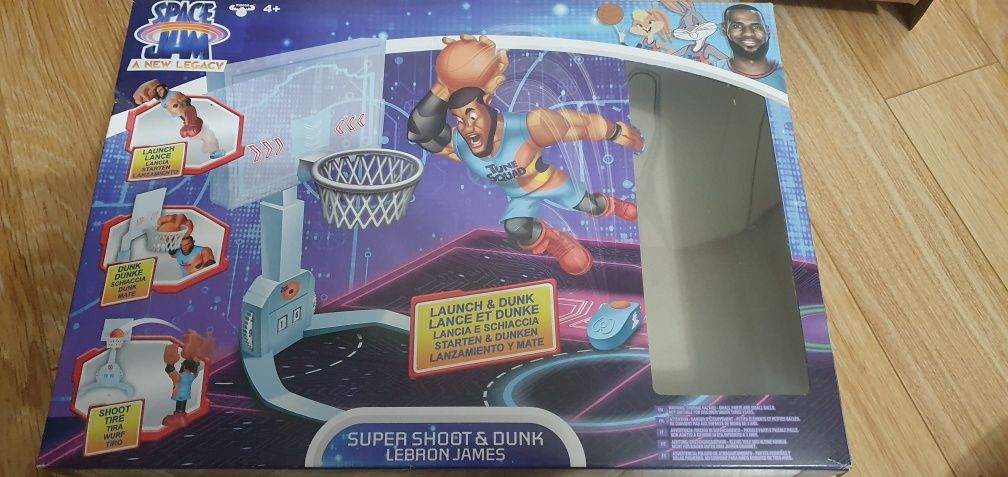 Space Jam Super Shoot&Dunk, LeBron James