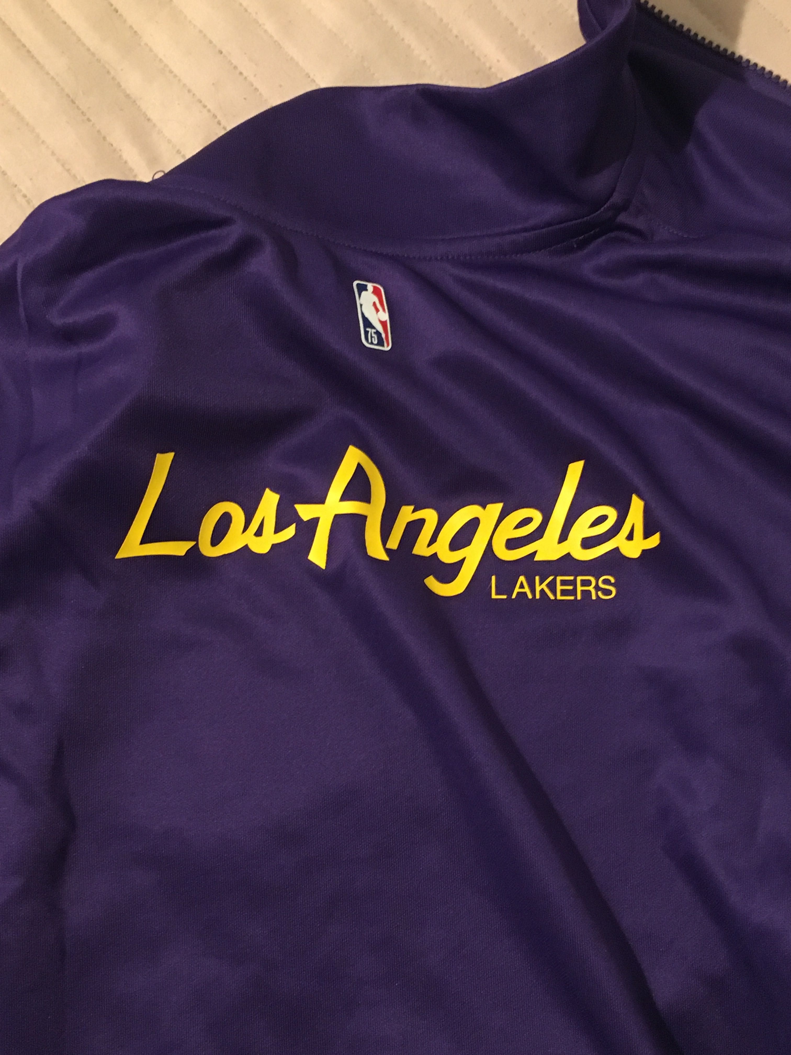 Продавам горнище Nike - LA Lakers- НАМАЛЕНО - 70лв.