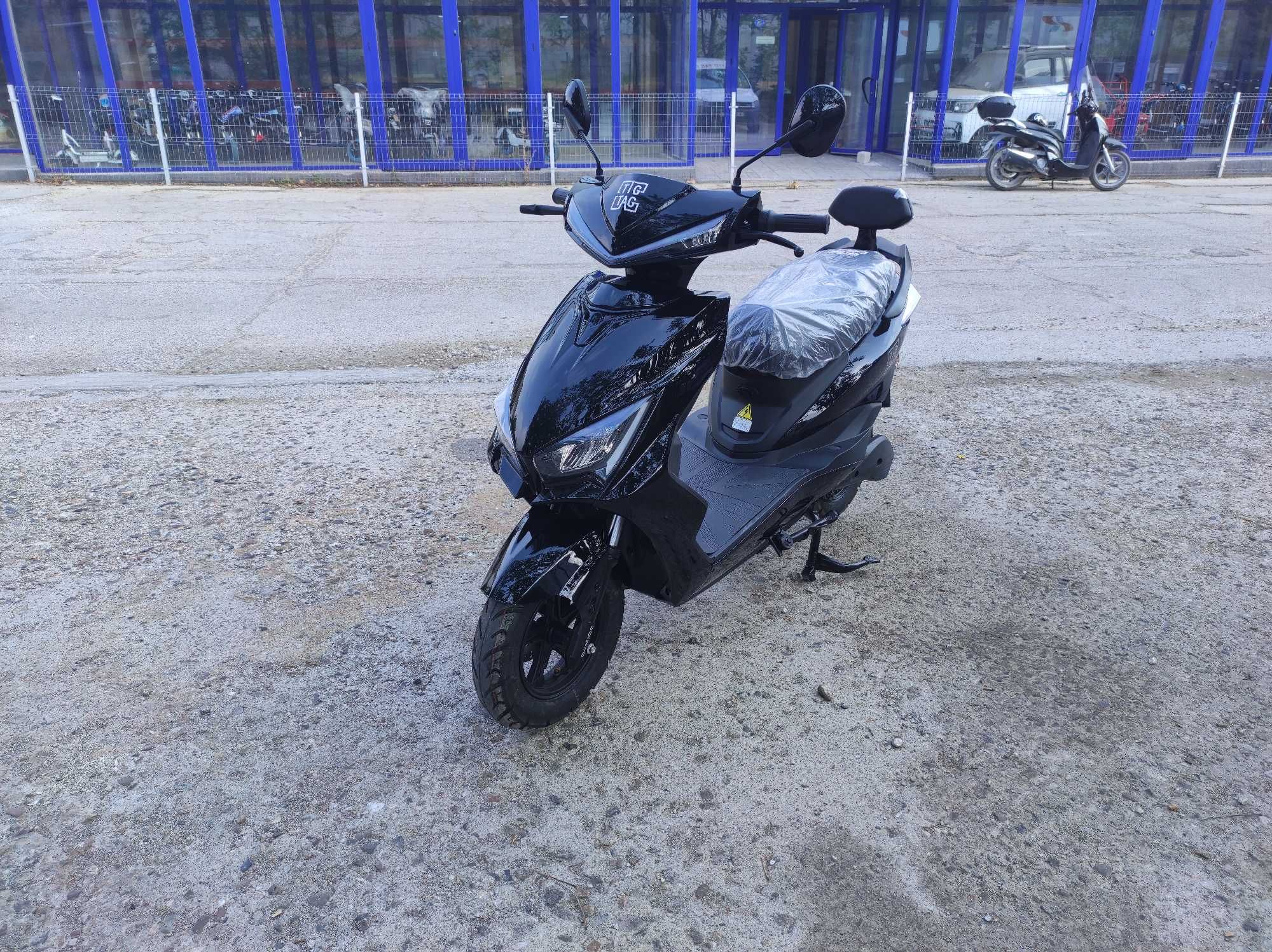 Електрически скутер модел ZG-S черен цвят 2000W с док КАТ