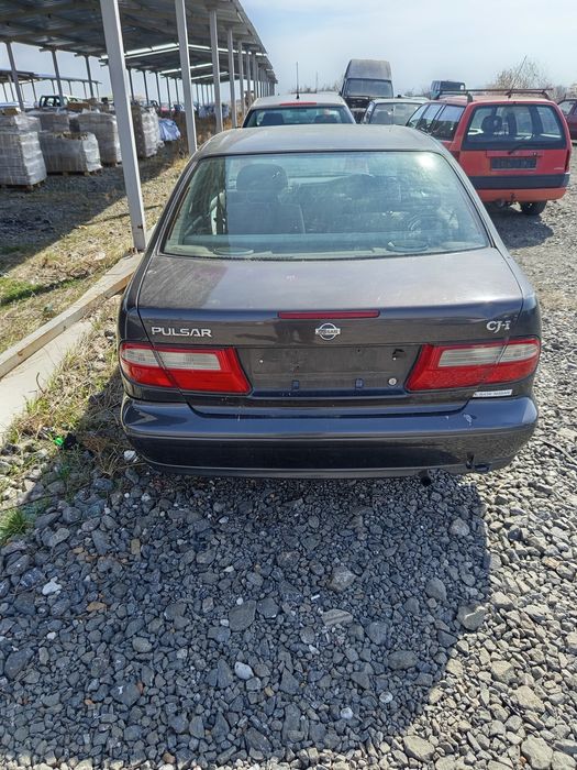 Нисан Пулсар бензин на части