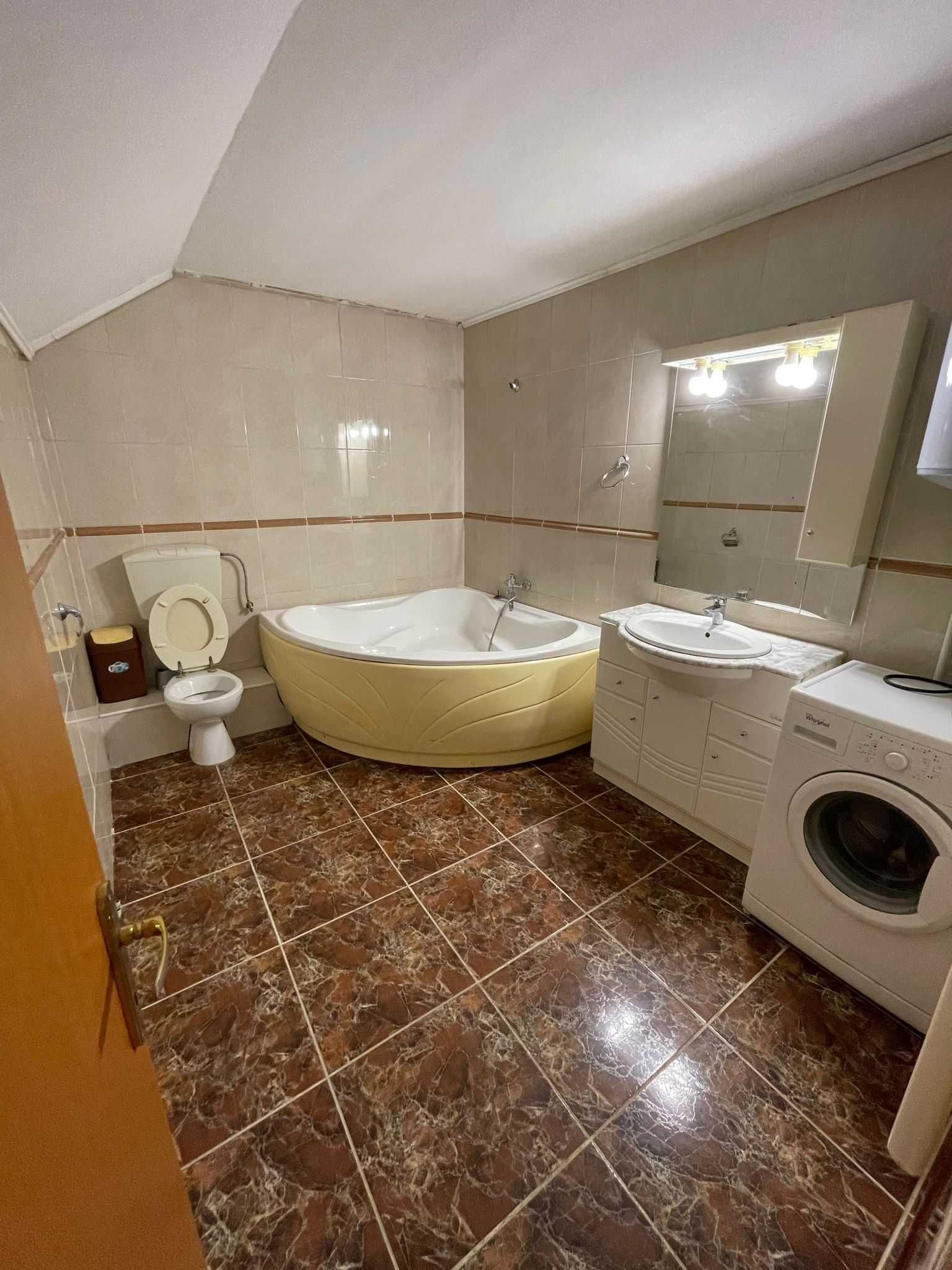 Apartament 4 Camere