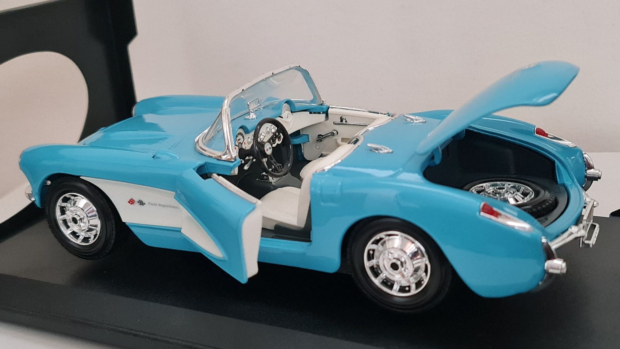CABRIOLET CORVETTE ( 1957 ) MAISTO PORSCHE 911 Bburago Italy 1.18 м.