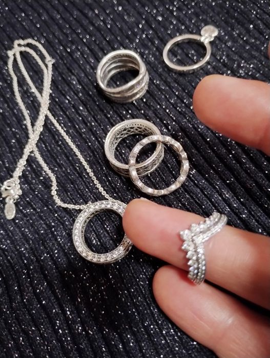 Пръстени и колие Pandora