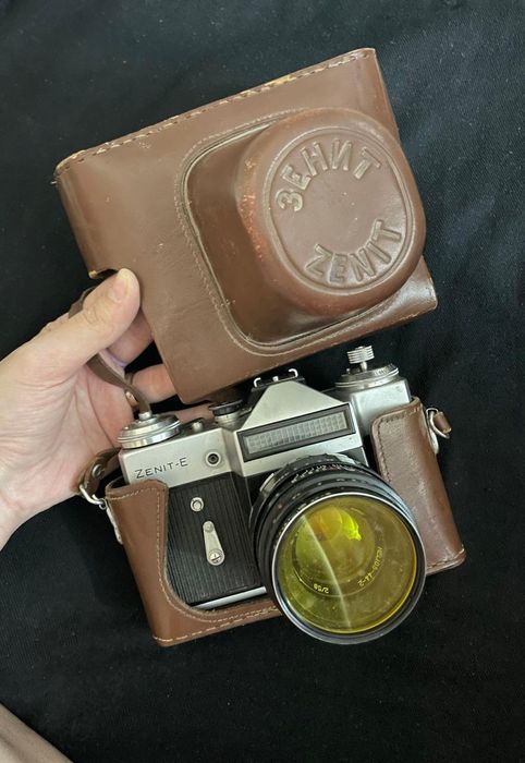 Продам советский фотоаппарат Зенит. Это типа как антиквариат