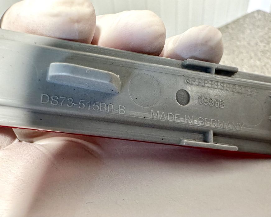 Catadioptru stanga bara spate Ford Mondeo 5