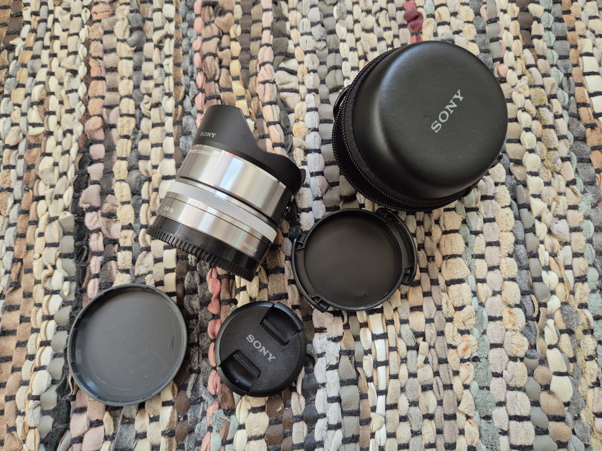 Обектив Sony SEL16F28 + Sony fisheye convertor VCL-ECF1