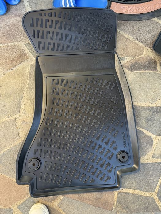 Vand covorase auto parfumate tip tavita