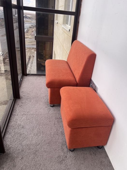 Продам диванчик и пуфик