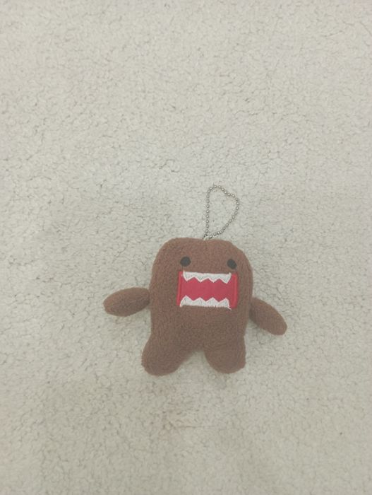 Продавам плюшена играчка Domo Kun