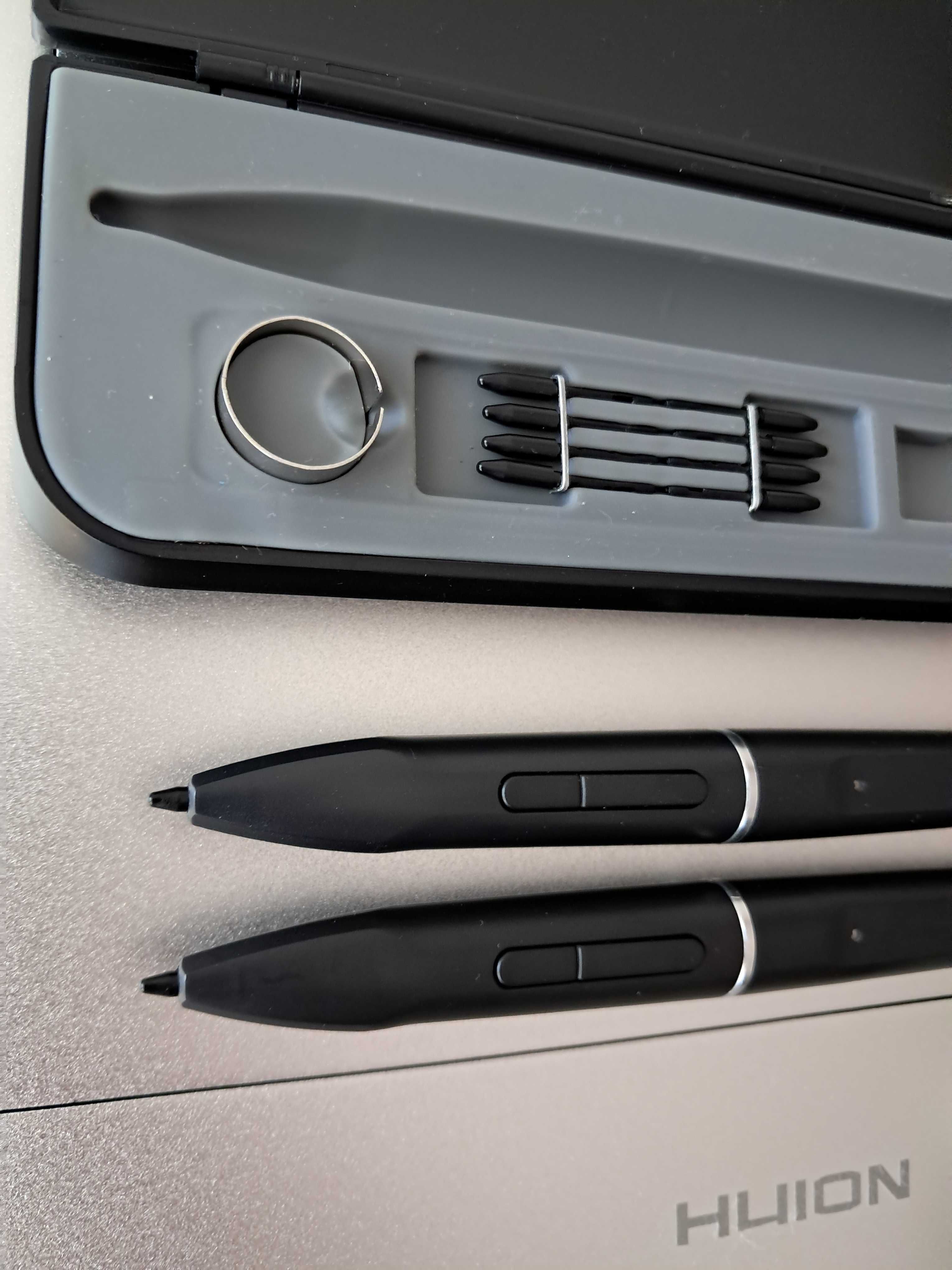 Графичен таблет с дисплей за рисуване Huion Kamvas GT-156HD V2