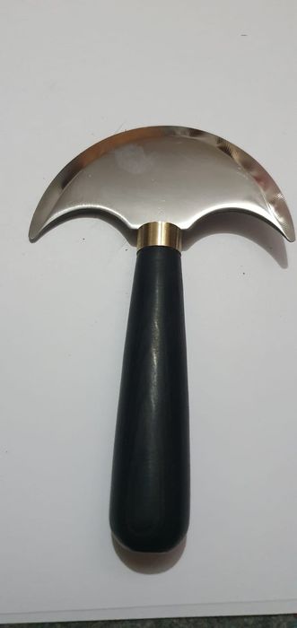 Cutit taiat piele semiluna