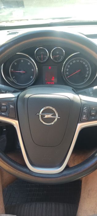 Опел Астра J 2010 год 1,7 СДТИ