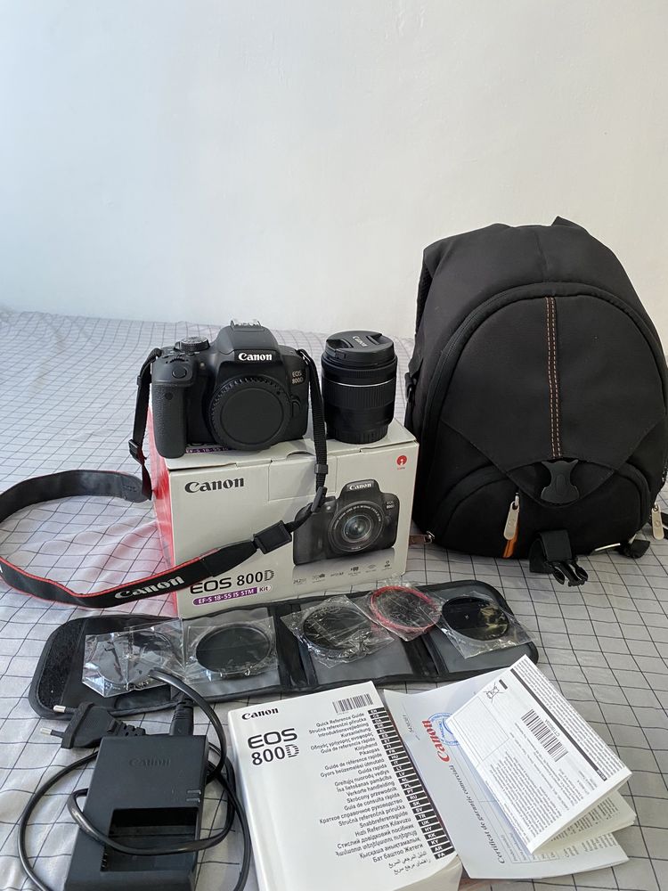 Aparat foto DSRL Canon EOS 800D + obiectiv si accesorii