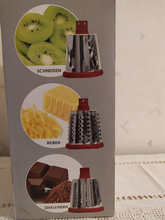 Nutrislicer marca Livington, pentru tăiat legume