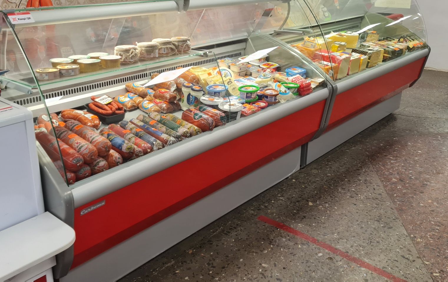 Продам холодильную витрину под мясо сыр колбасу +5 -5