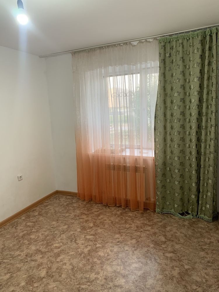 Продам квартиру 3мкр 12 дом срочно