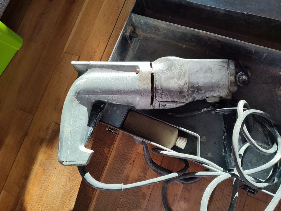 DUSS P28S перфоратор комплект куфар, свредла и приставки професионален