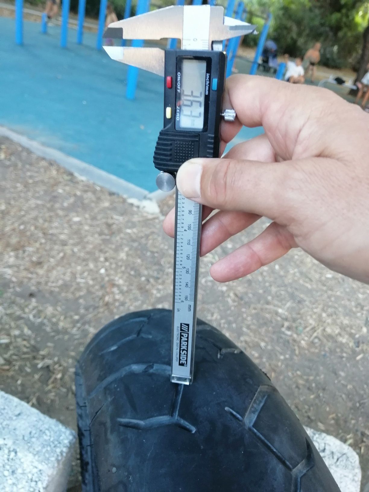 Комплект гуми Pirelli Diablo 120x70x17 и 160x60x17 ДОТ 4018