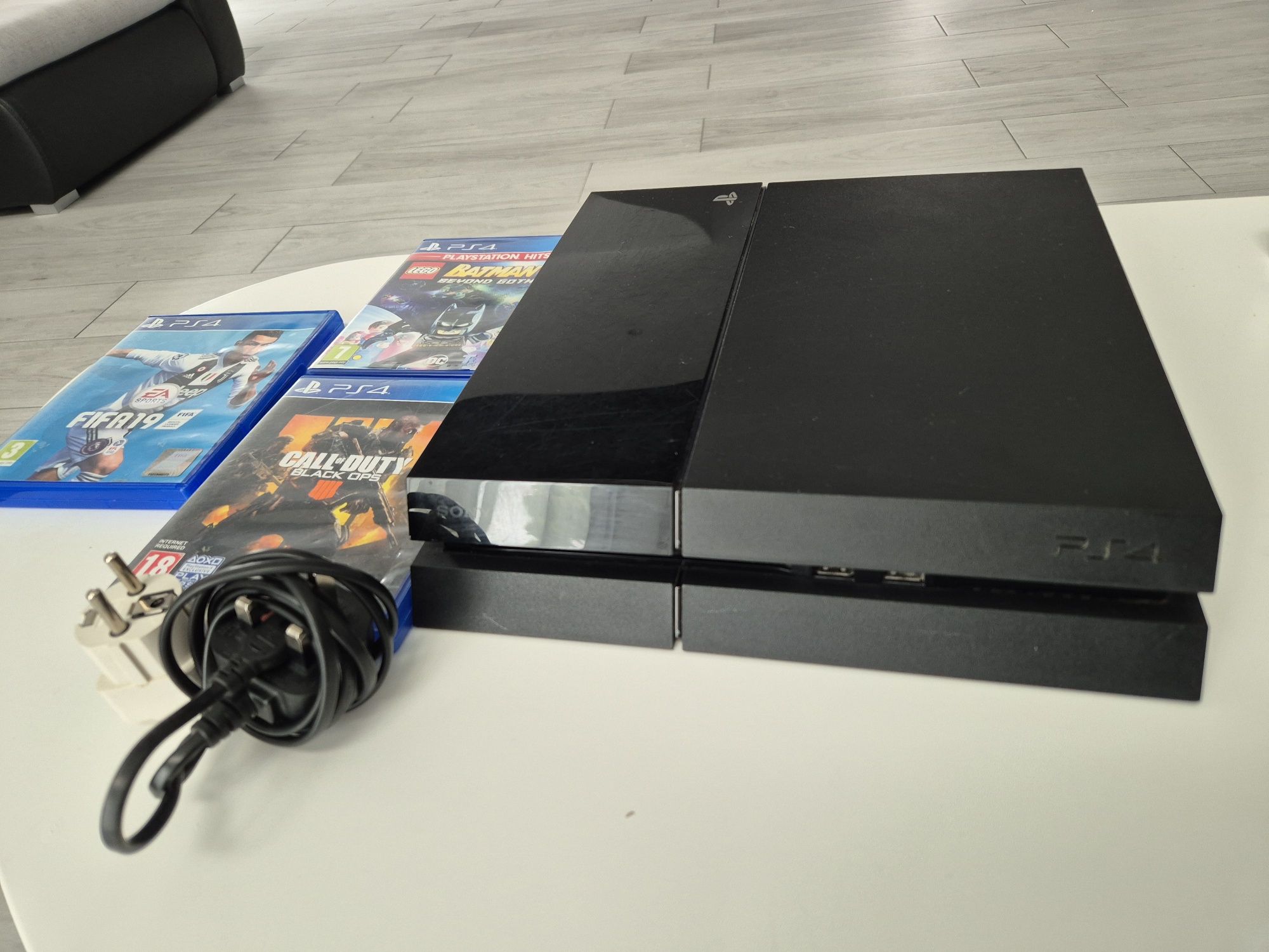 PlayStation 4+ 3 jocuri