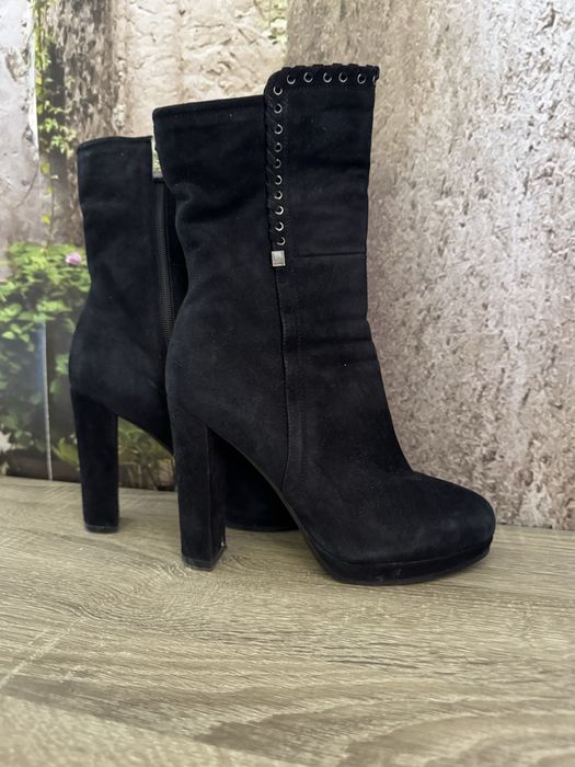 Ботуши с ток от натурален велур