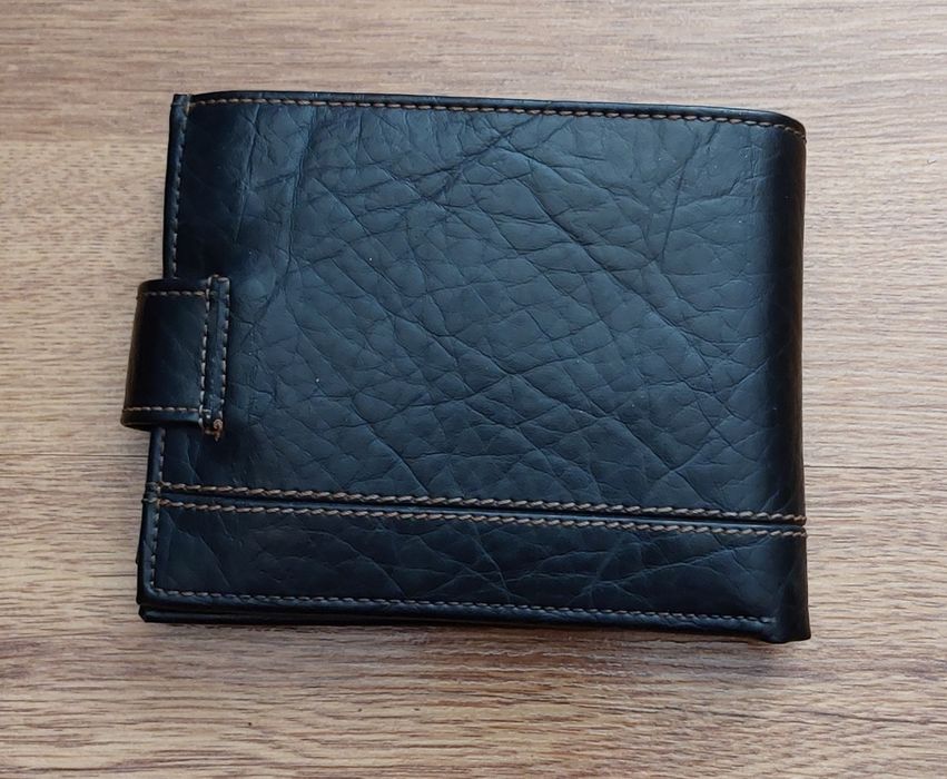 Портфейли от естествена кожа различни видове