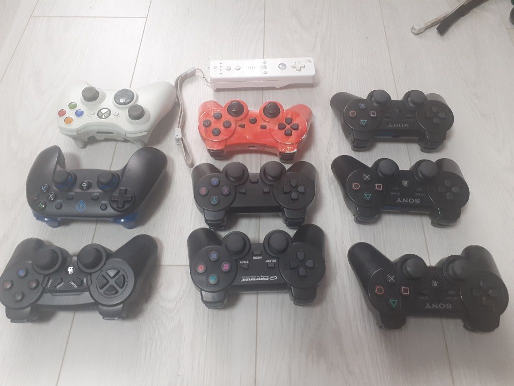 Vând joc Ps3 manete