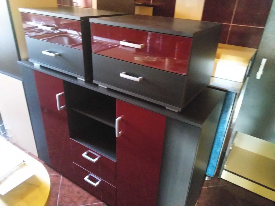 Vând comodă dormitor + 2 noptiere pat