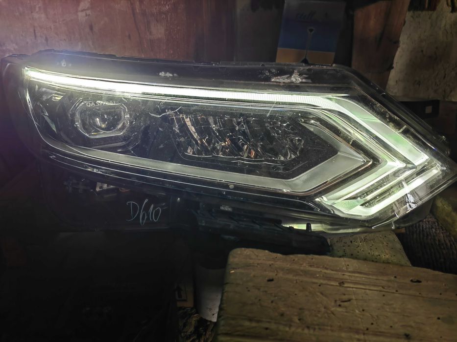 Фар Nissan Qashqai LED десен / Фар Нисан Кашкай Оригинален