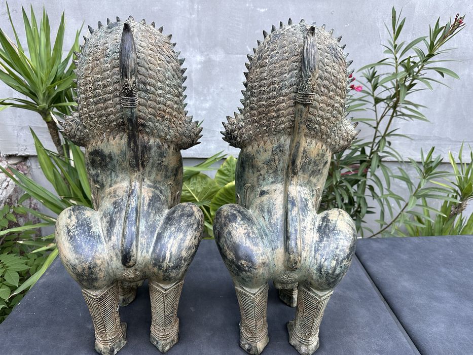 Pereche de lei antici thailandezi din bronz