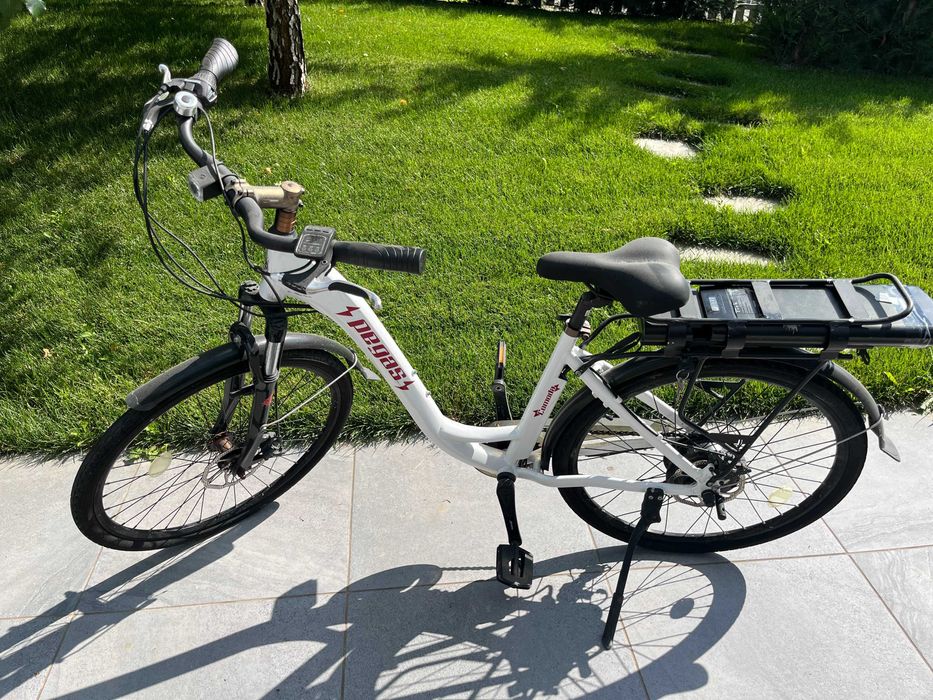 Bicicletă electrică Pegas Comoda Dinamic 26” – 250W, baterie defectă