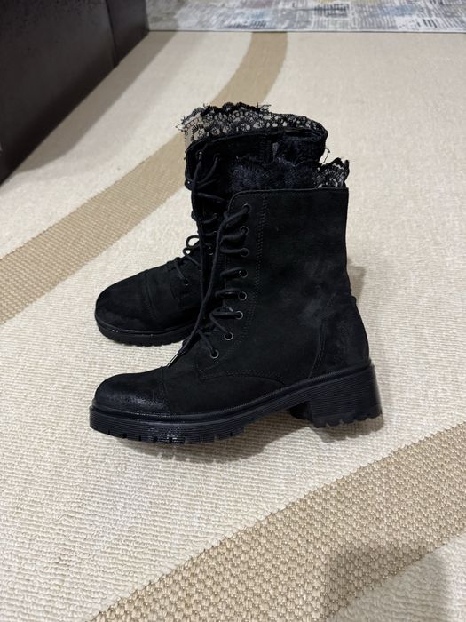 Боти от естествен велур