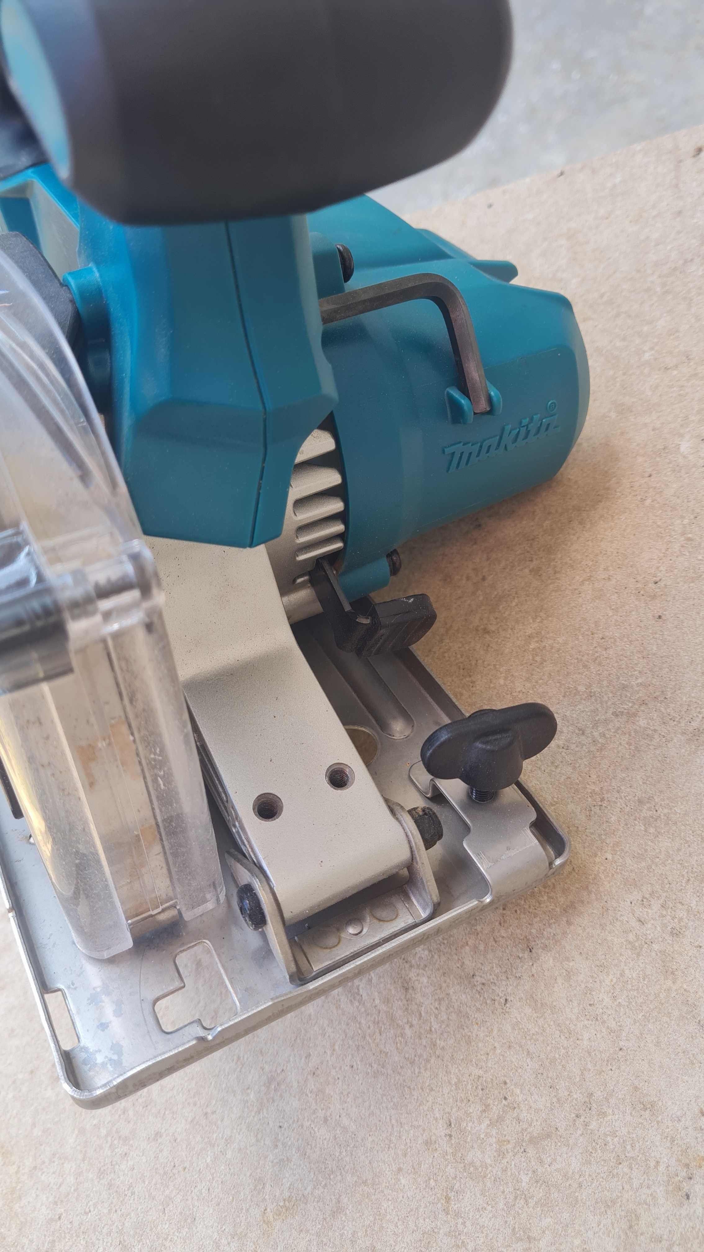 Makita Ръчен циркуляр акумулаторен Makita DCS553 /18 V, Ø 150 мм./