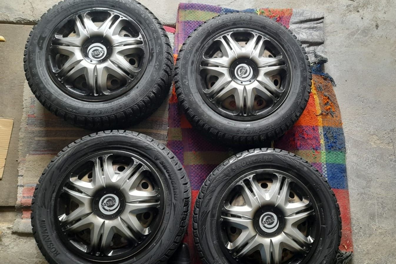 Зимние шины 185/65R14