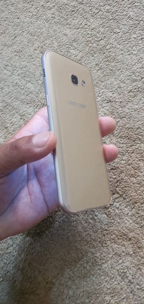 Telefon Retro Samsung A 5 sotiladi