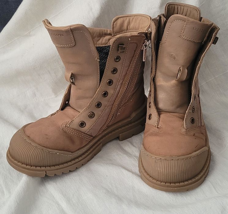 Ghetuțe din piele nubuc, mărimea 34 – Stil unic, ca noi