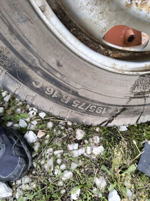 Два броя гуми с джанти 195/75/16С