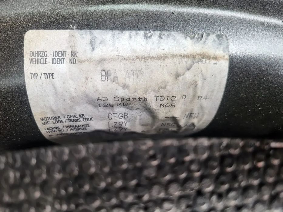 Bara fata / Aripa fata stanga/ Capota fata Audi A3 2011