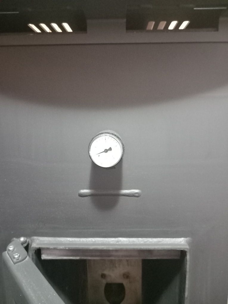 Продавам пелетна камина Грейко 25 kw.с подарък прахосмукачка  за пепел