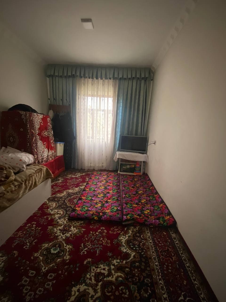 Maklersiz Srochna 3 xonali kvartira sotiladi.