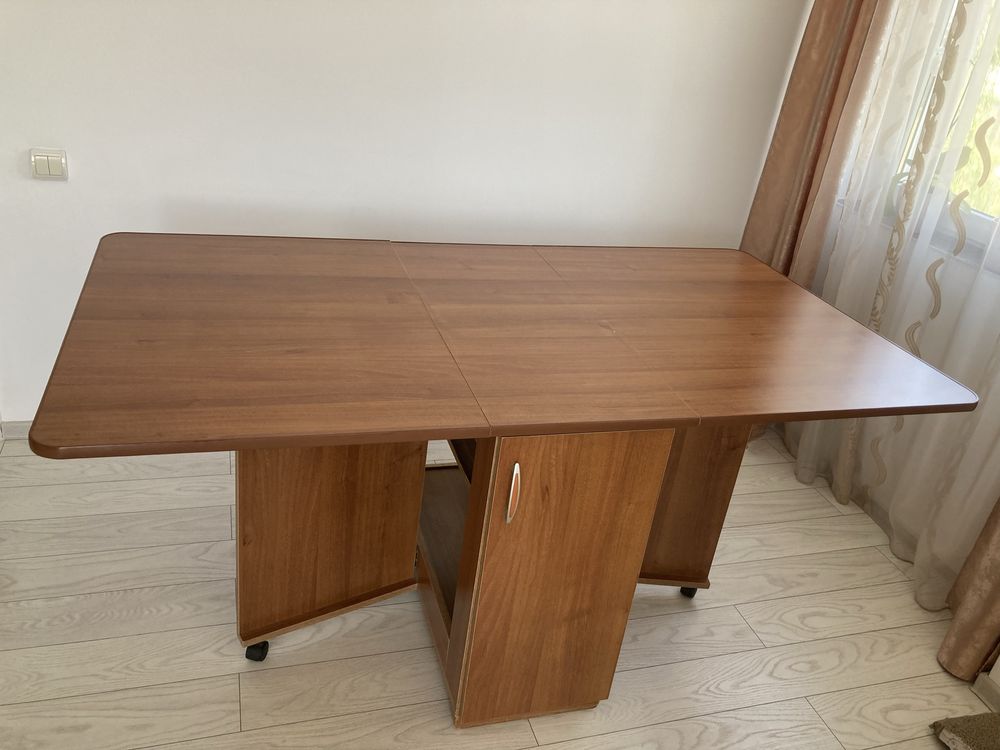Vand masa extensibila pliabila ! Astept oferte !