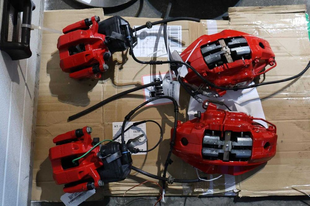 Etrieri spate M Performance roșii BMW Seria 3 G20 / G22 – set complet