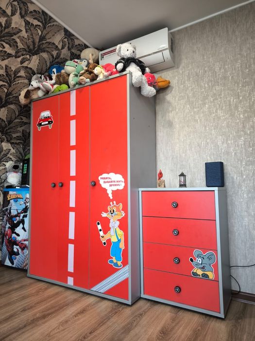 Продам Детский гарнитур. Кровать, шкаф, комод